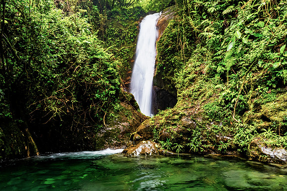 El Manantia Falls