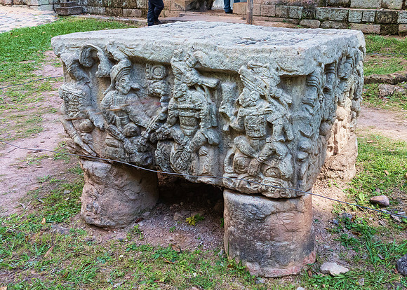 Altar Q